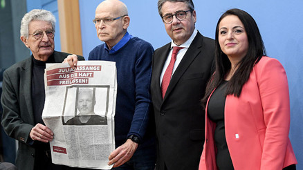 Assange için ‘özgürlük’ istediler Assange için ‘özgürlük’ istediler