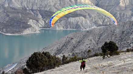 Sakin kent Uzundere ekstrem sporcularının yeni adresi oldu