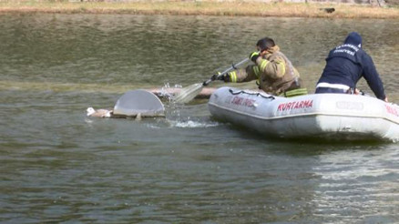 Gölette mahsur kalan martıyı itfaiye ekipleri kurtardı