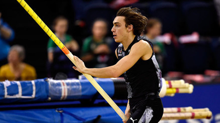 İsveçli atlet Duplantis, sırıkla atlamada dünya rekorunu geliştirdi