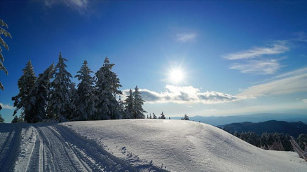 Kayak ve termali buluşturan Murat Dağının büyüleyici kış manzaraları