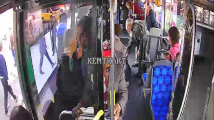 Otobüs şoförü aynı gün fenalaşan 2 yolcusunu hastaneye yetiştirdi