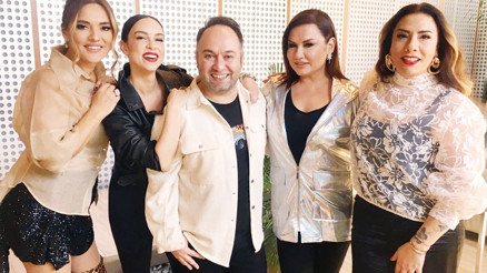 Egoları kapıda bıraktık birlikteyken sıfatlarımız yok Egoları kapıda bıraktık birlikteyken sıfatlarımız yok