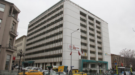 Eski mimarisiyle yeniden yapılmalı