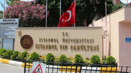 Çapa Tıp Fakültesinde öğretim üyesi bir profesörde corona virüs pozitif çıktı