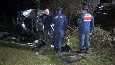 Samsunda hafif ticari araç devrildi: 1 ölü, 2 yaralı