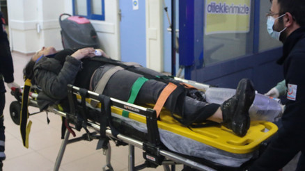 Kadını polisten kaçırmaya çalıştılar Akılalmaz anlar...