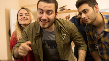 Enes Batur Hayal mi Gerçek mi’ filminin oyuncuları kimler Enes Batur kimdir kaç yaşında