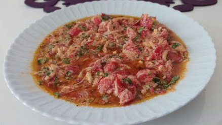 Pratik ve ferahlatıcı bir seçenek: Çökelek salatası
