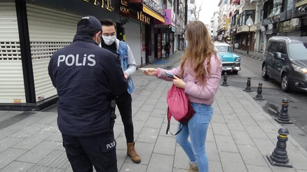 İstanbulda 20 yaş altı ve 65 yaş üstündekilere polis denetimi
