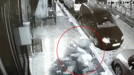 Sesi duyunca peş peşe böyle atladılar