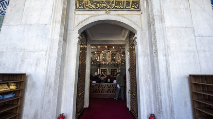 Osmanlı türbe mimarisinin seçkin örneği: Hatice Turhan Sultan Türbesi