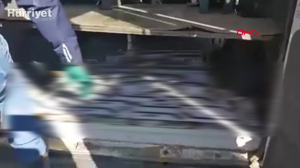 Sigara kaçakçılığı için minibüse damperli düzenek kurmuş