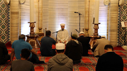 Mutaffifin Suresi Oku - Mutaffifîn Suresi Suresi Anlamı, Tefsiri, Türkçe ve Arapça Okunuşu (Diyanet Meali) Mutaffifin Suresi Oku - Mutaffifîn Suresi Suresi Anlamı, Tefsiri, Türkçe ve Arapça Okunuşu (Diyanet Meali)