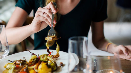 Fazlasıyla yediği halde doymayanlardan mısınız Fazlasıyla yediği halde doymayanlardan mısınız