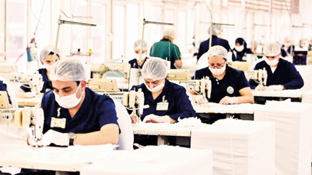 Haftada 3 milyon maske 10 bin tulum