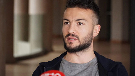 Özgür Çek:Ronaldinho benden daha hızlı düşünen birisi daha var o da Alex demiş Özgür Çek:Ronaldinho benden daha hızlı düşünen birisi daha var o da Alex demiş