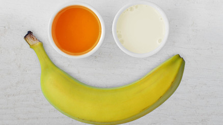 Ev yapımı saç nemlendirici muz maskesi