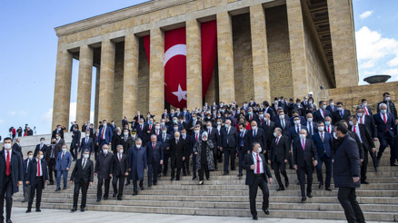 Meclis 100 yaşında Anıtkabir ve TBMMde sade tören...