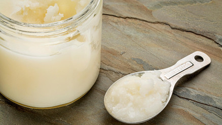 Evde diş sağlığınızı koruyun: Yağ çekme (oil pulling) yöntemi nedir