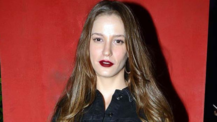 Serenay Sarıkaya: Sokaklar bomboşken çok hüzünlü