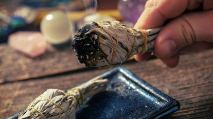 Evde adaçayı yakmanın yararları