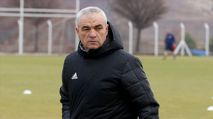 Rıza Çalımbay: Futbola Dönüş Öneri Protokolünün uygulanması mümkün değil Rıza Çalımbay: Futbola Dönüş Öneri Protokolünün uygulanması mümkün değil