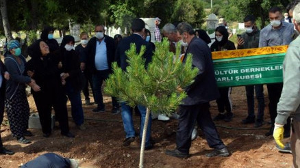 Milli boksörün öldürdüğü Zeynep, gözyaşları ile toprağa verildi