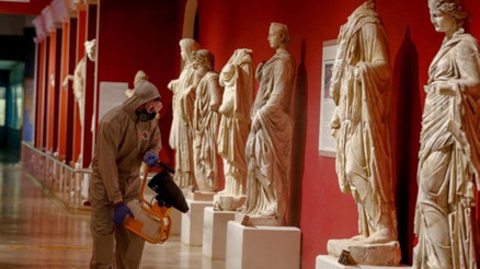 Antalya Müzesi açılış hazırlıklarında Kovid-19 hassasiyeti