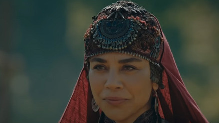 Kuruluş Osman Hazal Hatun kimdir Dündarın eşi Hazal Hatunu canlandıran Yeşim Ceren Bozoğlunun hayatı Kuruluş Osman Hazal Hatun kimdir Dündarın eşi Hazal Hatunu canlandıran Yeşim Ceren Bozoğlunun hayatı