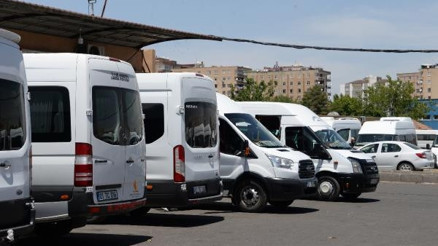 Diyarbakırda 10 minibüs sürücüsünde koronavirüs çıktı, yolcular tespit edilmeye çalışılıyor