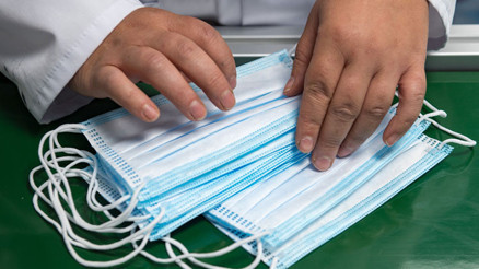 Almanya’da ihtiyaç fazlası maskeler kriz çıkardı Almanya’da ihtiyaç fazlası maskeler kriz çıkardı