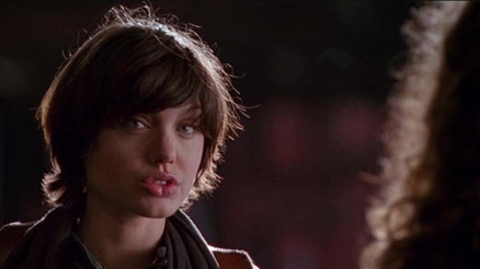 En İyi Ve Güzel Angelina Jolie Filmleri - Yeni Ve Eski En Çok İzlenen, Beğenilen Angelina Jolie Filmleri Listesi Ve Önerisi (2026)