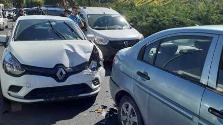 Kazada dört araç birbirine girdi