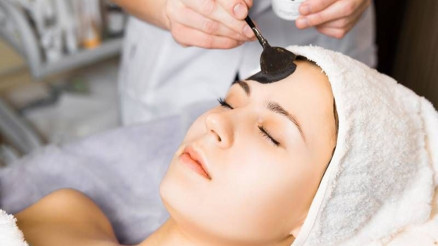 Taze görünümlü cilt için: Karbon Peeling