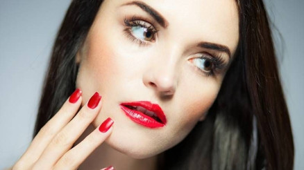 Esmerlerin yeni yıl makyajı nasıl olmalı