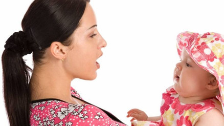 Bebekler ne zaman konuşmaya başlar