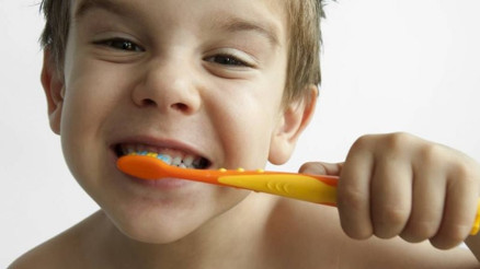 Okul döneminde çocuklarda ağız ve diş sağlığı Okul döneminde çocuklarda ağız ve diş sağlığı