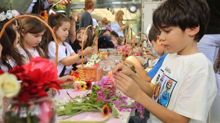 Yeni Vernel Max tanıtıldı, minikler anneleri için koku tasarladı... Yeni Vernel Max tanıtıldı, minikler anneleri için koku tasarladı...
