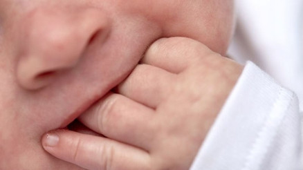 Parmak emme ve tırnak yeme diş yapısını bozuyor