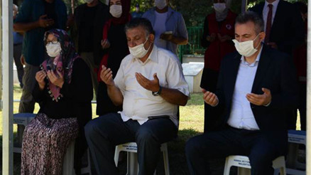 Adana’da 15 Temmuz şehitleri mezarları başında anıldı