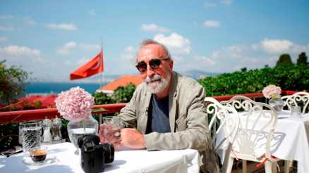 Kelimeleri gölgesinden söken...