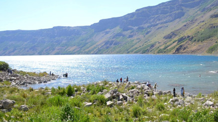Yeryüzü cenneti Nemrut Krater Gölü ziyaretçilerden ilgi görüyor