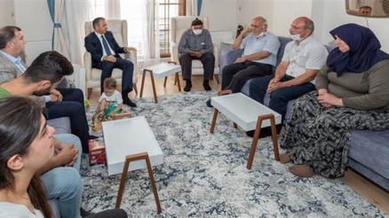 Vali Yerlikayadan şehit ailesine ziyaret