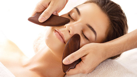 Taşlardan gelen güzellik: Gua sha Taşlardan gelen güzellik: Gua sha