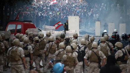Patlama faciası ile sarsılan Beyrut karıştı İstifa haberi geldi Patlama faciası ile sarsılan Beyrut karıştı İstifa haberi geldi
