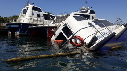 Deniz taksiler Haliçte çürüyor... Fadıl Akgündüz döneminde operasyon durdu Deniz taksiler Haliçte çürüyor... Fadıl Akgündüz döneminde operasyon durdu