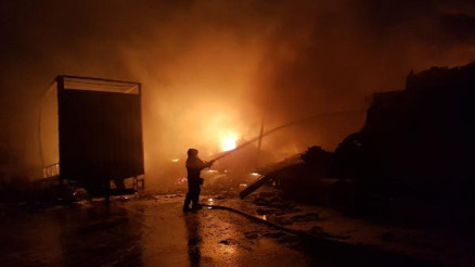 Son dakika haberi: Ankara’da depo yangını büyük hasara yol açtı