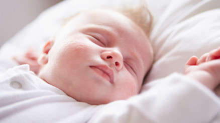 1 aylık bebek gelişimi - 1 aylık bebeğin boyu, kilosu, beslenmesi, uykusu ve gelişim tablosu 1 aylık bebek gelişimi - 1 aylık bebeğin boyu, kilosu, beslenmesi, uykusu ve gelişim tablosu