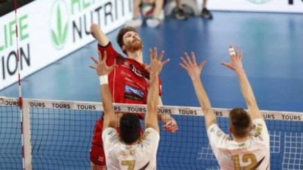 Arkasspora Fransız smaçör: Julien Wenkelmuller